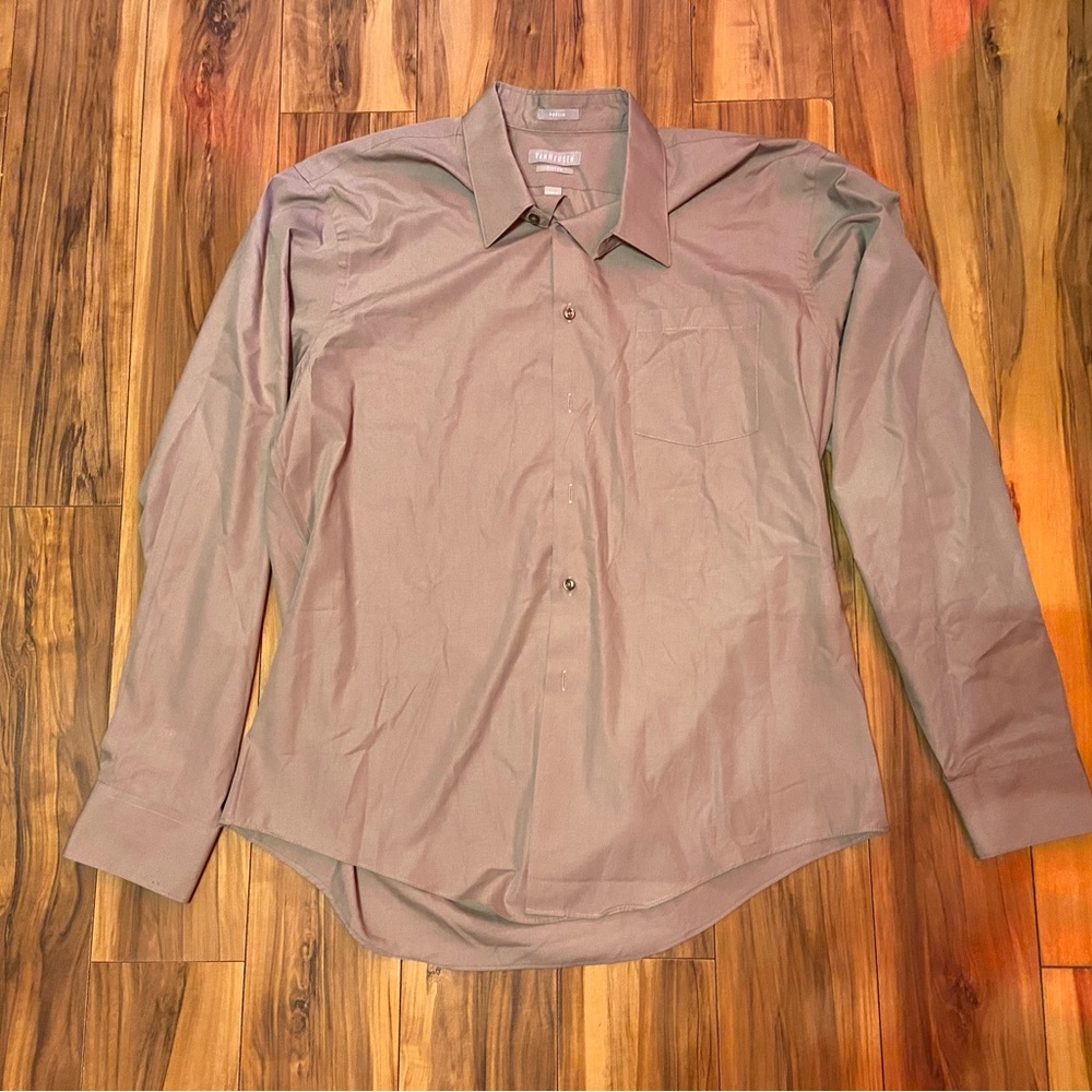 like new mens van heusen button up long sleeve shirt